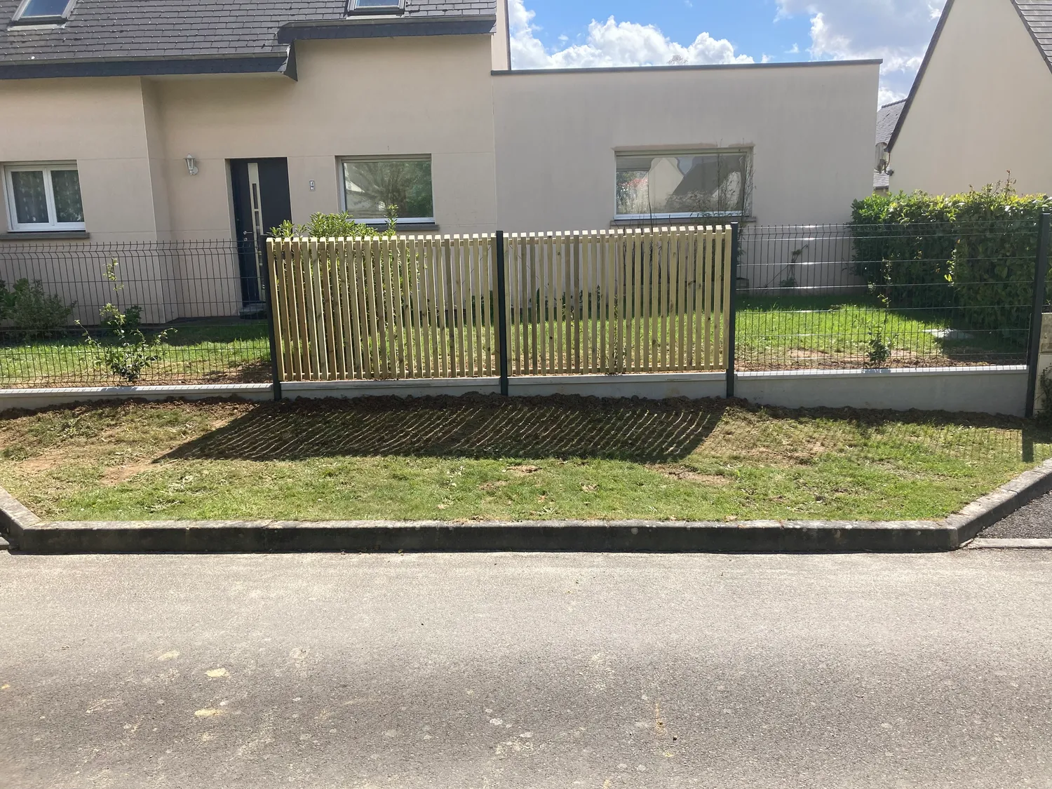 installation clotures montfort sur meu